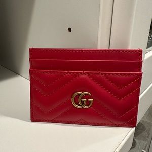 GUCCI GG MARMONT MATELASSÉ CARD CASE/Women card holder
